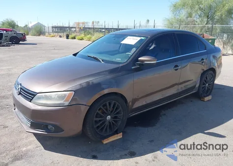 2011 Volkswagen Jetta из США, поврежденный, VIN 3VWLW21K6BM312750